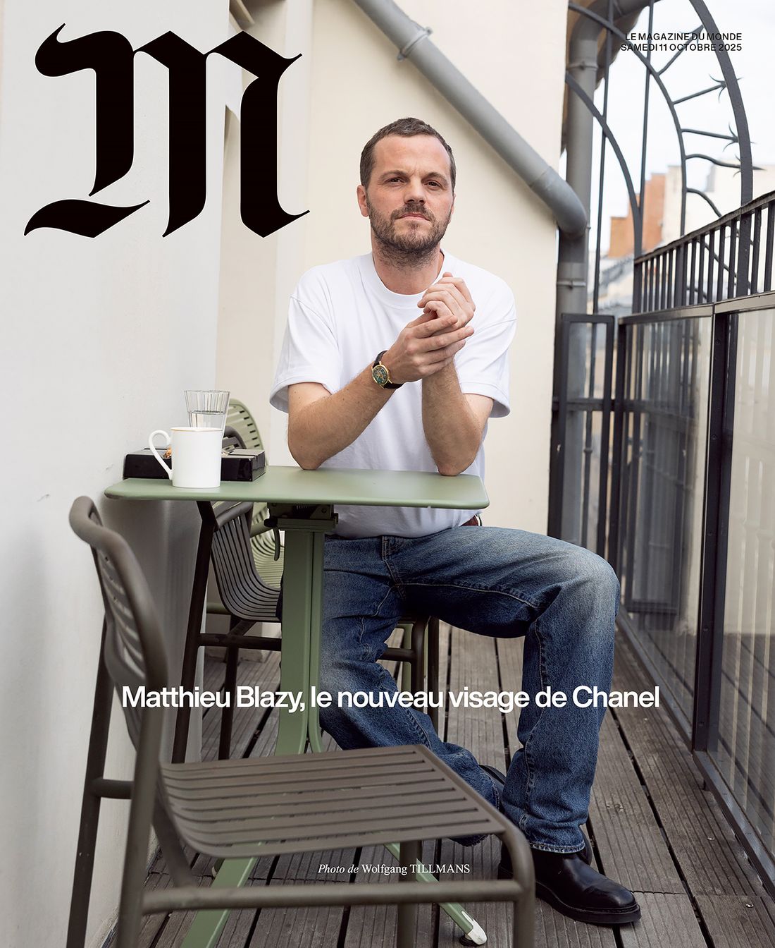 Матье Блази на обложке M Le Monde: белая футболка, джинсы